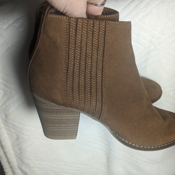 DV8 Dolce Vita Western Inspired Chelsea Boot - Picture 7 of 10